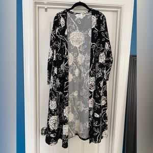 Lularoe Black & White Floral Rose Sarah Cardigan Duster Sweater Size medium